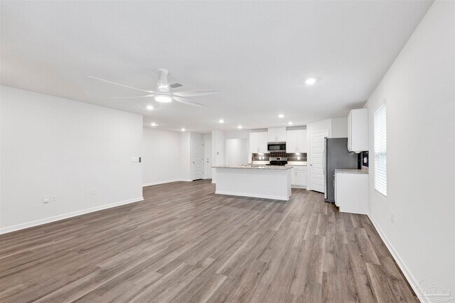 Building Photo - 6304 Firefly Dr