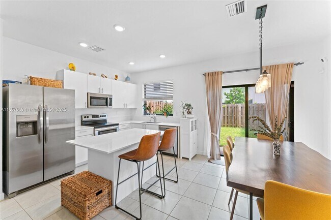 Building Photo - 11755 SW 246 Terrace