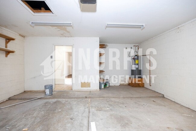 Building Photo - 10493 W Arivaca Dr