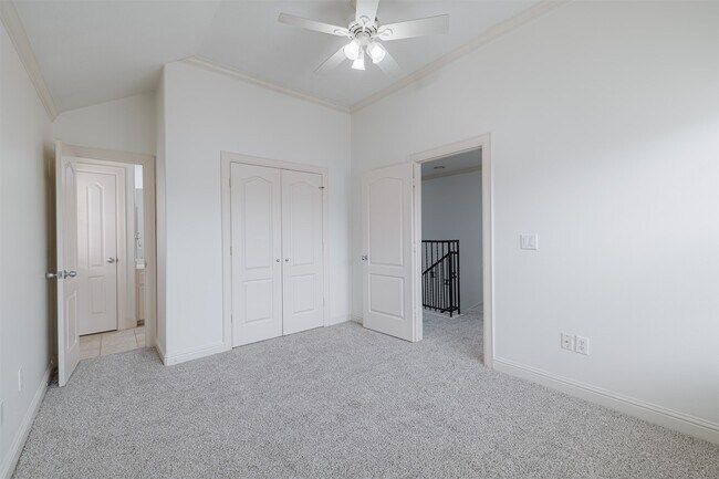 Building Photo - 702 Asbury St