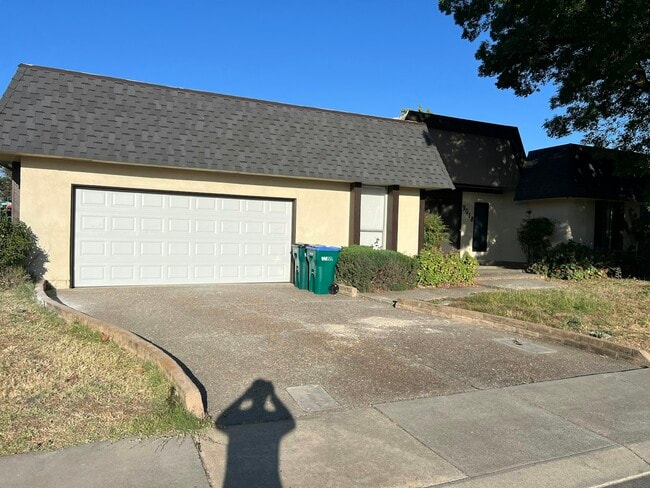 Primary Photo - 9018 Valleyoak Dr