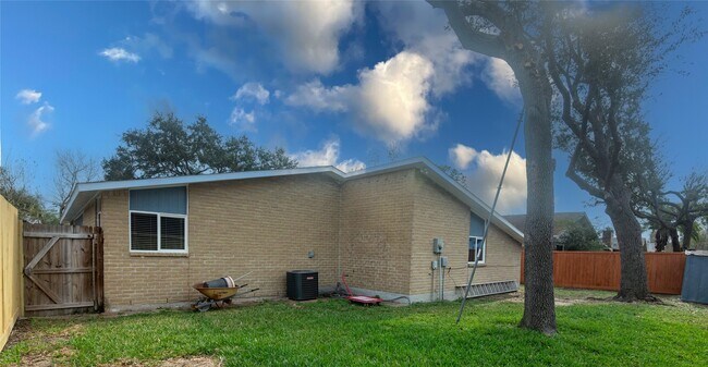 Building Photo - 7206 La Granada Dr