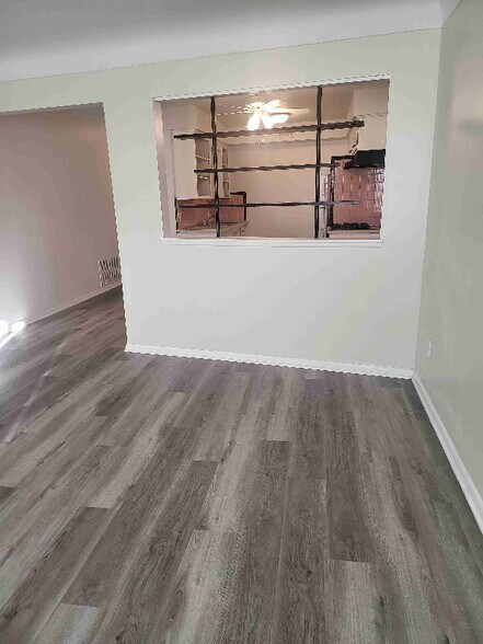 Building Photo - 6511 Pearl Rd