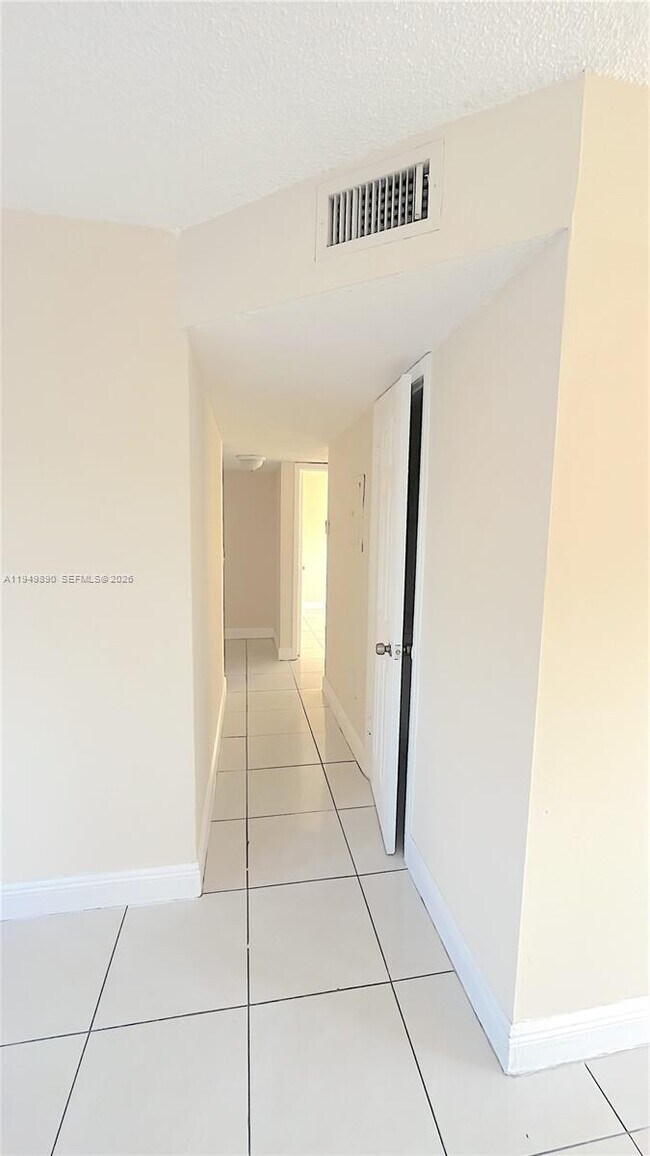 Building Photo - 5461 W 24th Ave