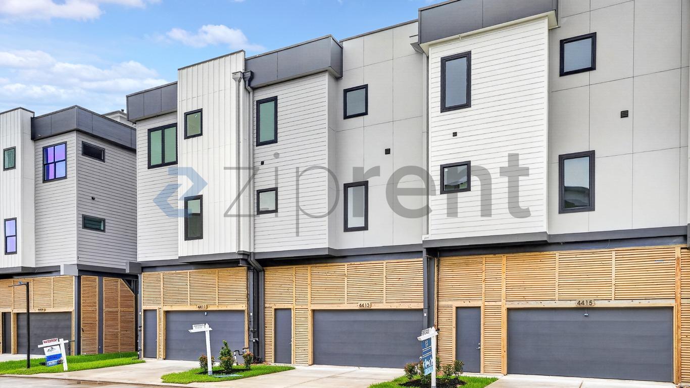 Building Photo - Unit