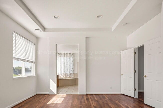 Building Photo - 4725 Sea Ridge Ct