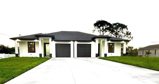 Building Photo - 1043 Albany Ave