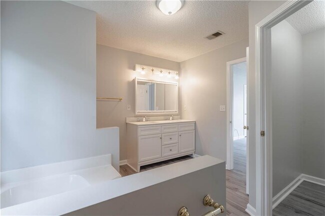 Building Photo - 3158 Parfait Pl