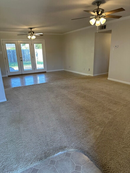 Building Photo - 4631 Cascades Dr