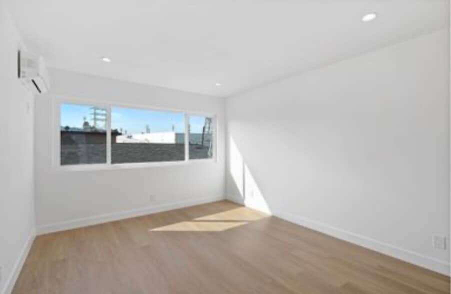 Building Photo - 2915 Hauser Blvd