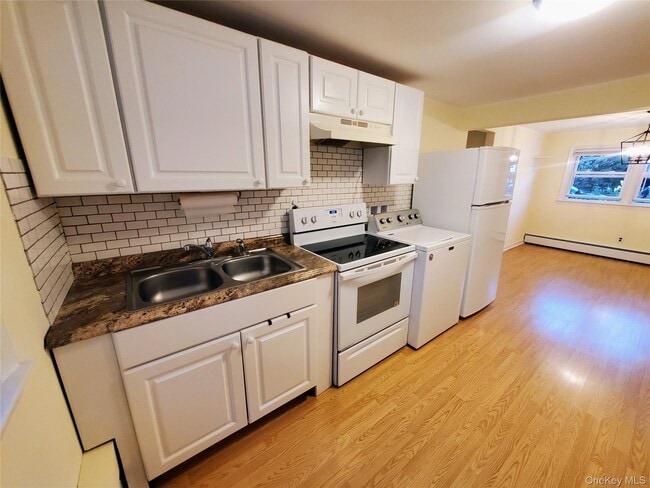 Building Photo - 57 N Lewis Ave