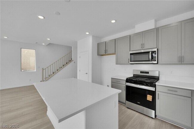 Building Photo - 5925 Obsidian Sky Ave