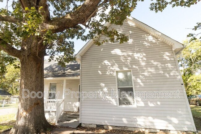 Building Photo - 2901 E 47th St