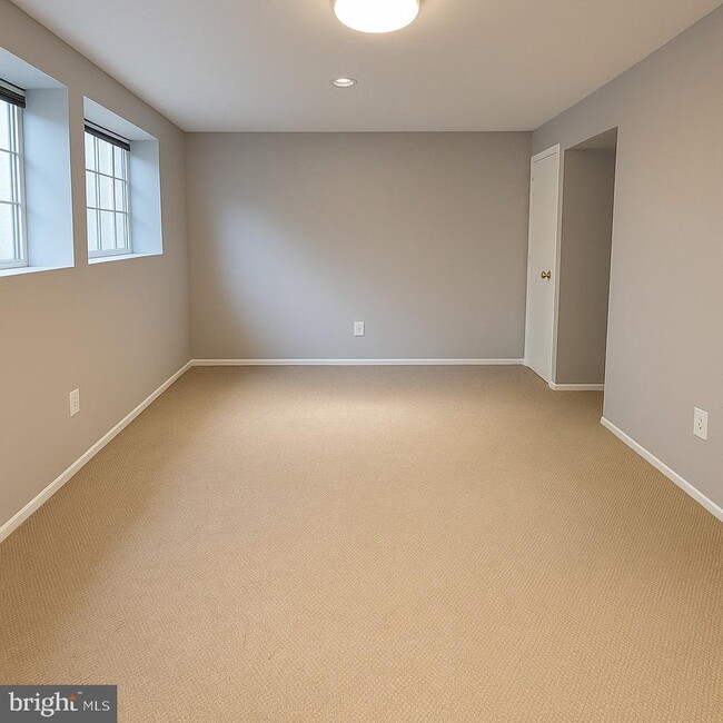 Building Photo - 5314 Larochelle Dr