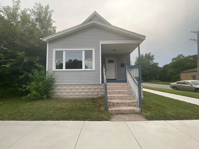 Building Photo - 12200 S Lowe Ave