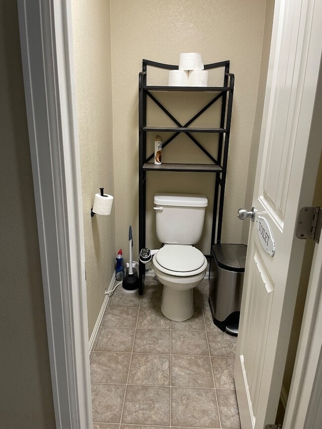 Building Photo - 5136 Killdeer Dr