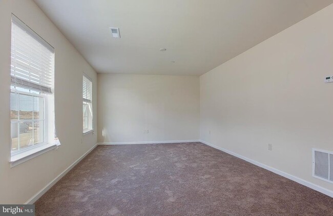 Building Photo - 530 Byler Cir