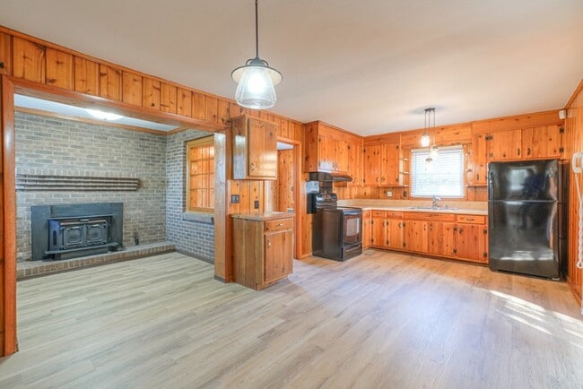 Building Photo - 476 Crescent Rd