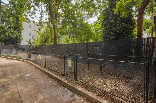 Building Photo - 4300 Chestnut St