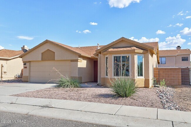 Building Photo - 3067 W Country Hill Dr