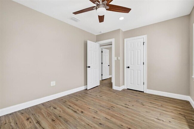 Building Photo - 3620 E Tampa Cir