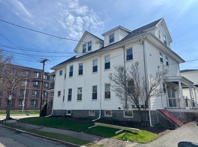 Building Photo - 137 Whitwell St