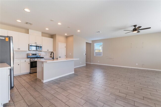 Building Photo - 4540 Anspach St