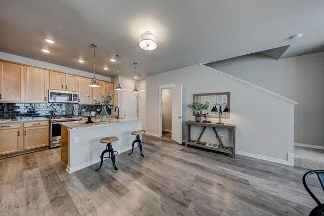 Building Photo - Gorgeous New Build 3 Bed 2 1/2 Bath in Timnath Lakes!