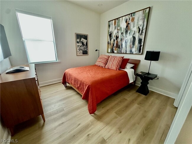 Building Photo - 12454 Kentwood Ave