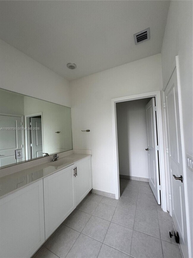 Building Photo - 11920 SW 244 Ln