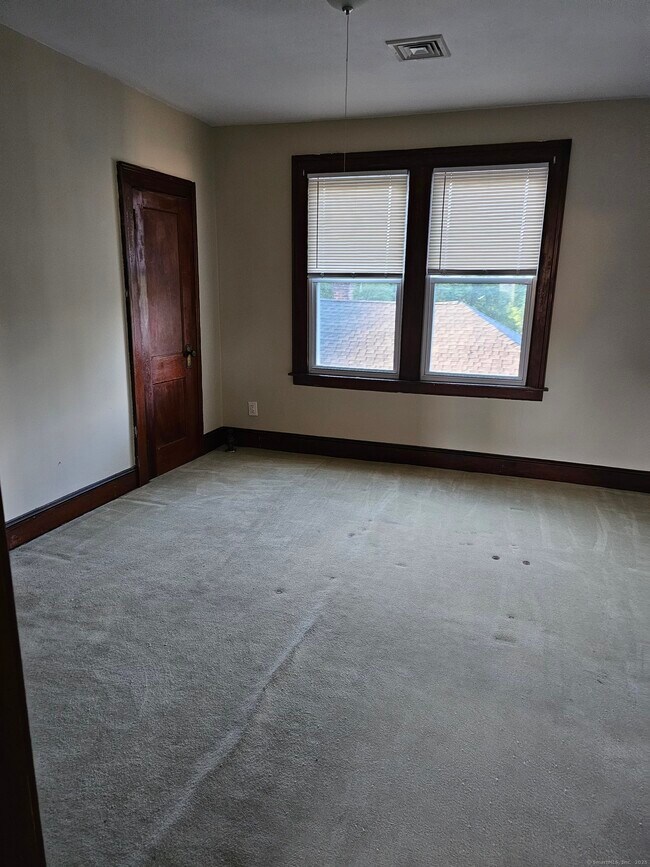 Building Photo - 25 Kimball Dr