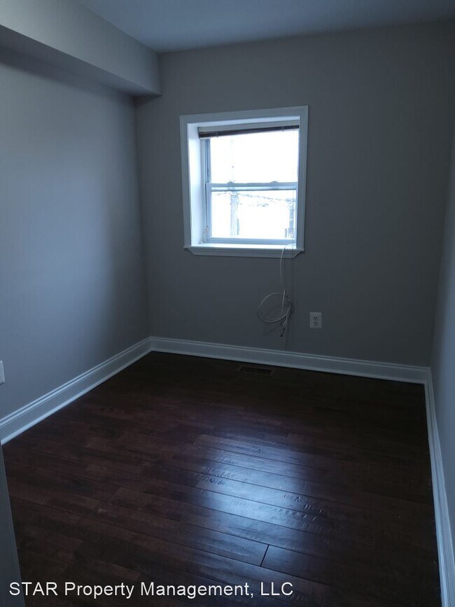 Building Photo - 2 br, 2 bath House - 1011 W. Cross St. - 1