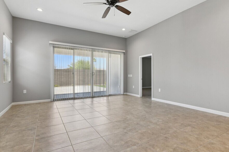 Building Photo - 29826 W Whitton Ave