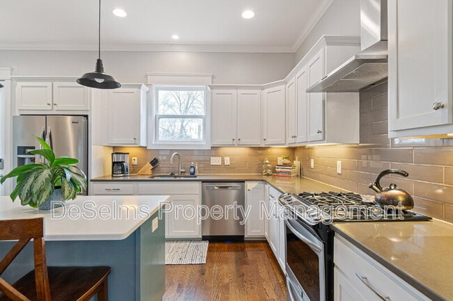 Building Photo - 980 Malquin Dr