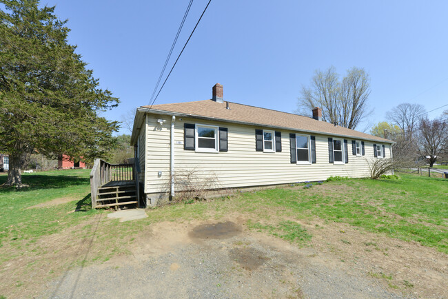 Building Photo - 130 Circle Dr