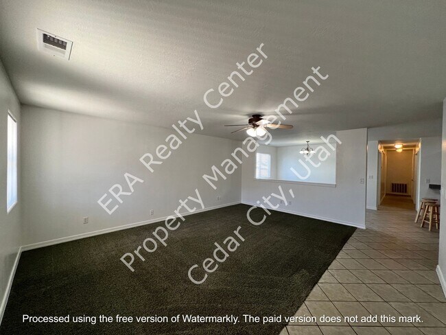 Building Photo - 159 E 820 S