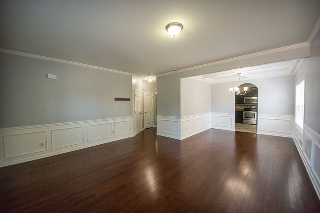 Building Photo - 2606 5 St