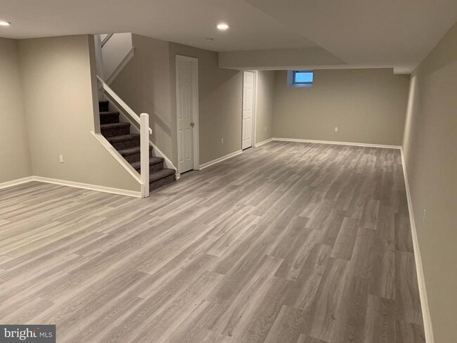 Building Photo - 1402 Reagan Ct