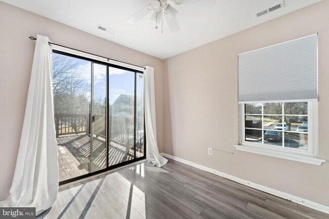 Building Photo - 19 Canterbury Ct