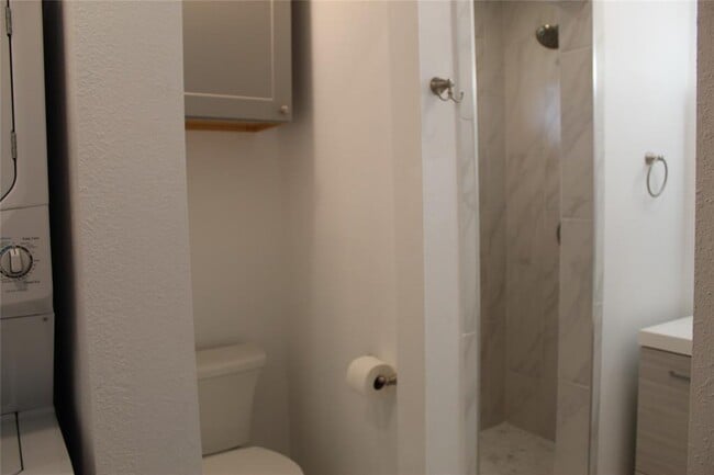 Building Photo - 229 Neyland St