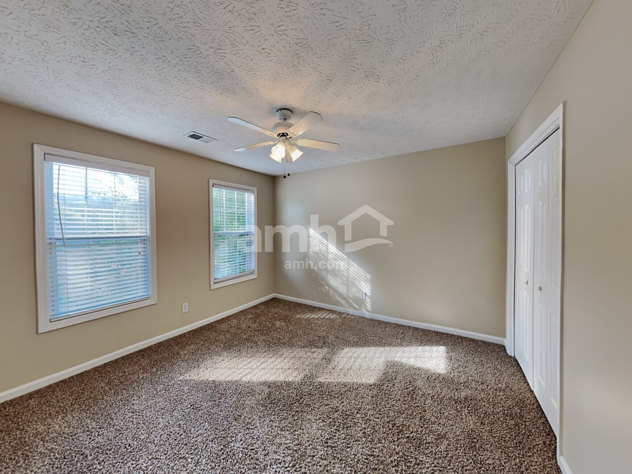 Building Photo - 1200 Evergreen Oak Way
