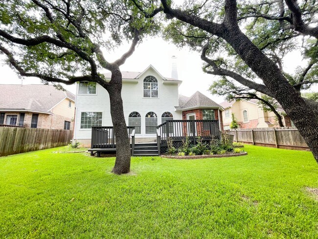 Building Photo - Beautiful 4 Bedroom 2.5 Bathroom Home in L...