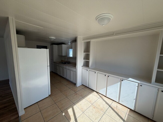 Building Photo - 2308 Airport Rd