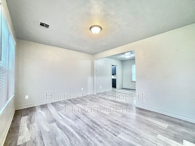Building Photo - 3513 NW 26th St