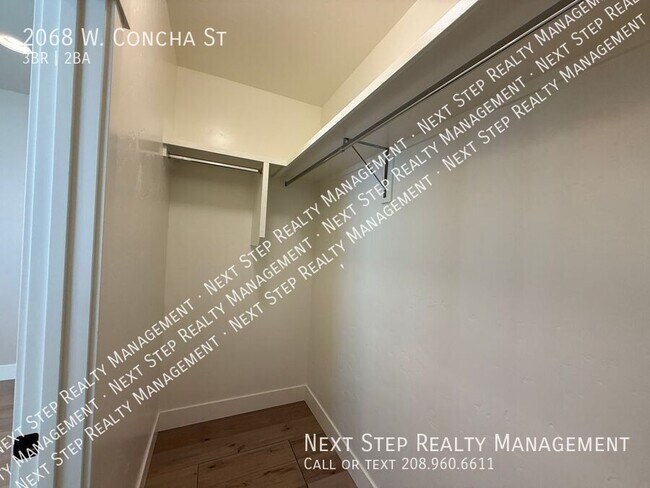 Building Photo - 2068 W Concha St