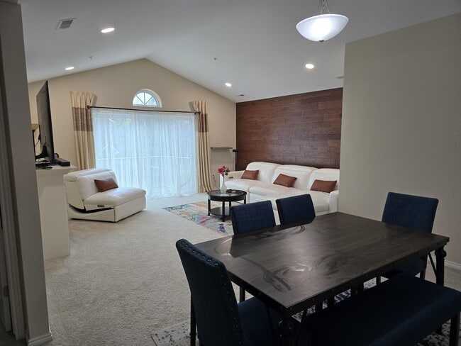 Building Photo - 45762 S Stonewood Rd