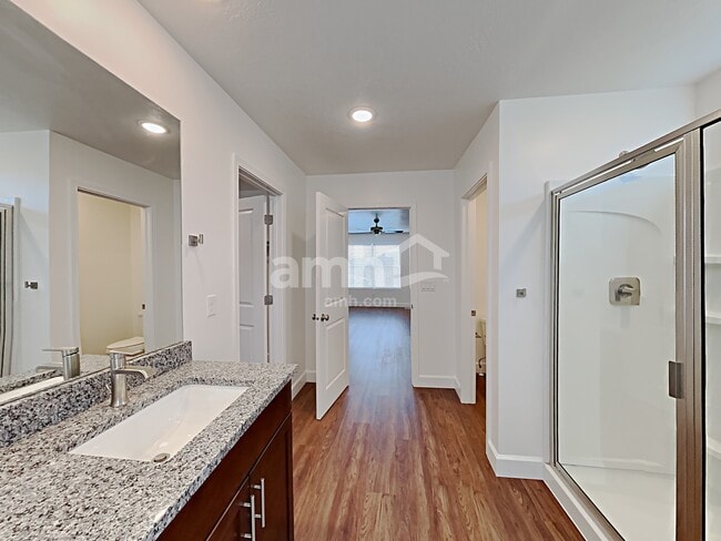 Building Photo - 1338 E White St