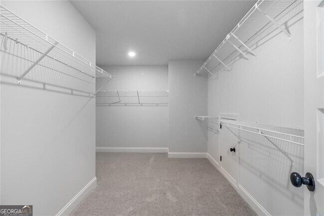 Building Photo - 448 Banff Dr