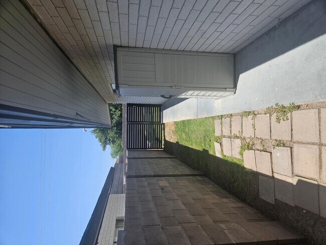 Building Photo - 2342 N 46th St
