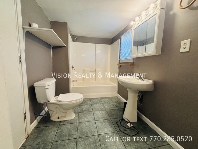 Building Photo - 240 Clem Lowell Rd